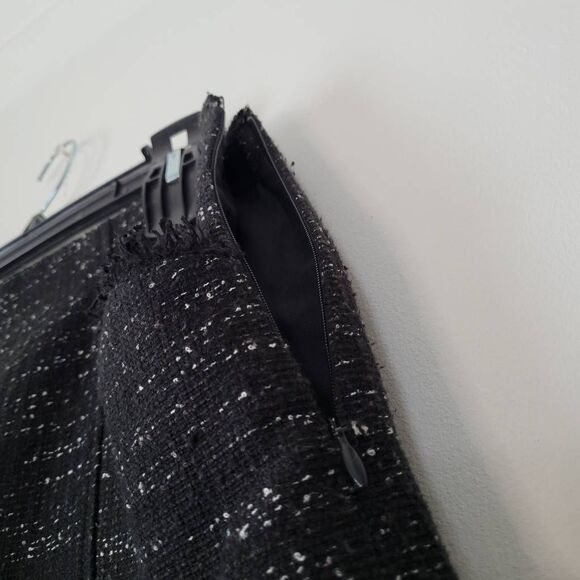 Ann Taylor LOFT Black Tweed Fringe Hem A-Line Mini Skirt Size 2 Lined Classic Wo - Picture 2 of 7